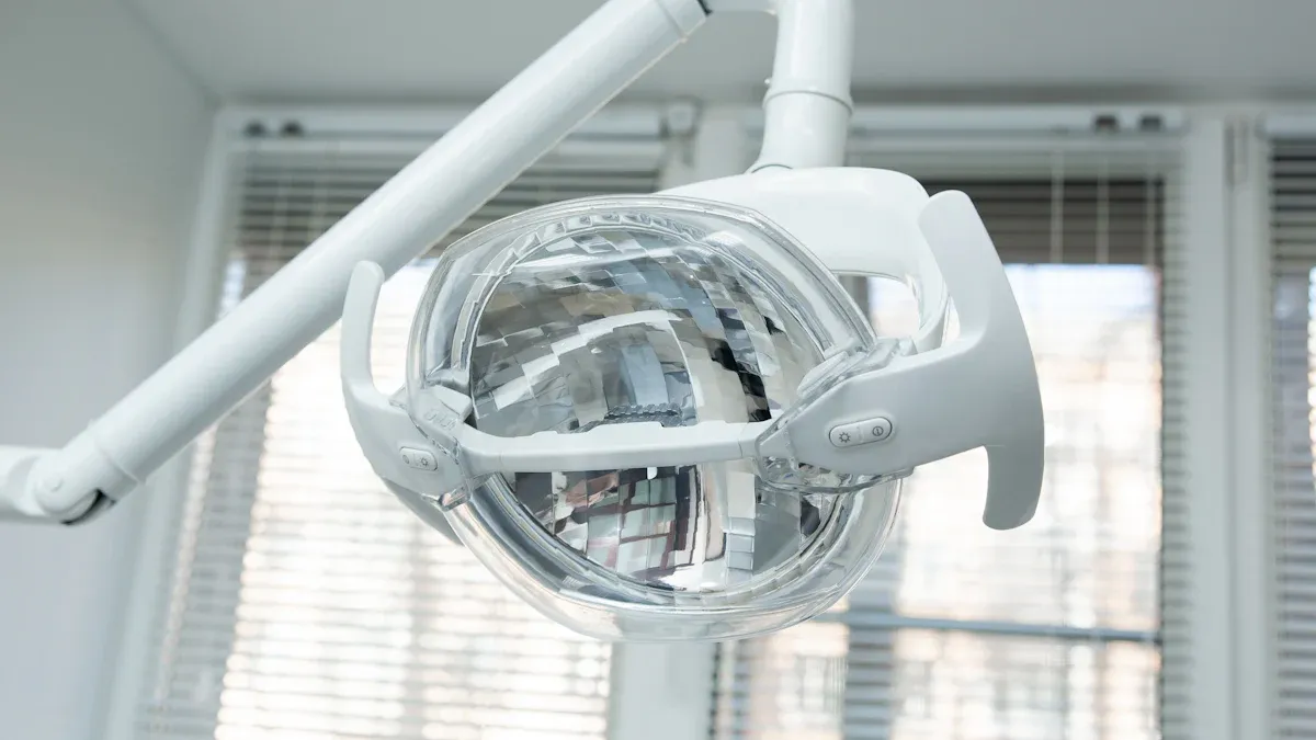 Vigtige tips til vedligeholdelse og rengøring af medicinsk belysningsudstyr