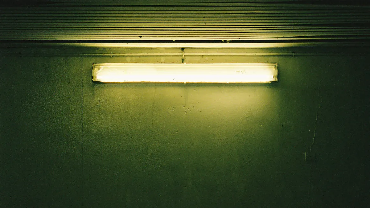 De vigtigste forskelle mellem Batman B1 LED lægtelys og lysstofrør